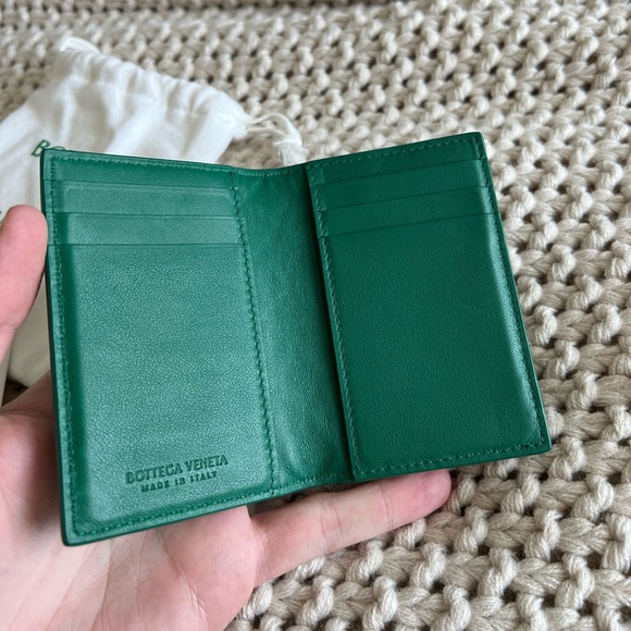 Bottega Veneta card holder wallet and AirPods Pro case - Picture 3 of 6